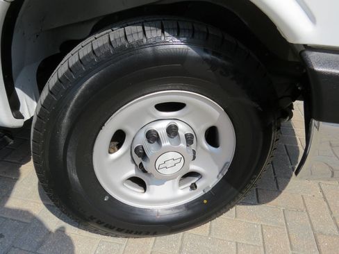 Used 2016 Chevrolet Express 3500 image 65