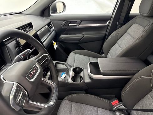 New 2026 GMC Terrain Elevation image 24