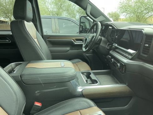 Used 2025 Chevrolet Silverado 3500 High Country w/ High Country Premium Package AWD/4WD image 7