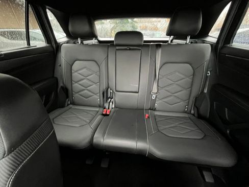 Used 2025 Volkswagen Atlas Cross Sport SE image 38