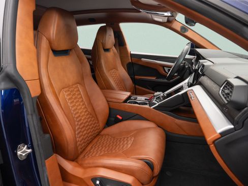 Used 2020 Lamborghini Urus AWD/4WD image 12