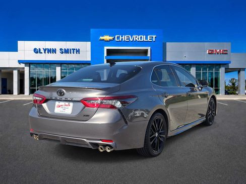 Used 2023 Toyota Camry XSE FWD image 7