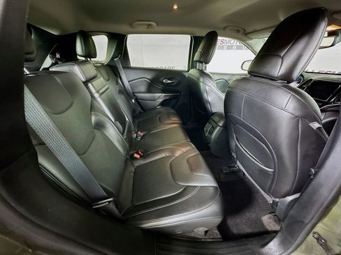 Used 2019 Jeep Cherokee Limited image 27