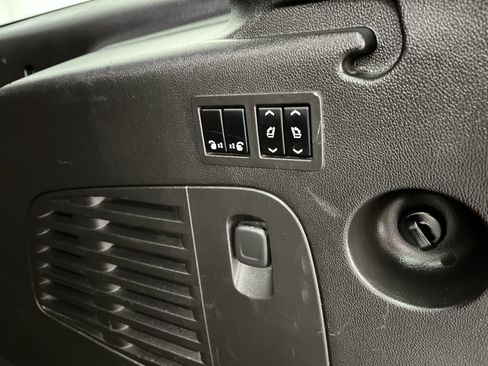 Used 2016 GMC Yukon XL SLT AWD/4WD image 34