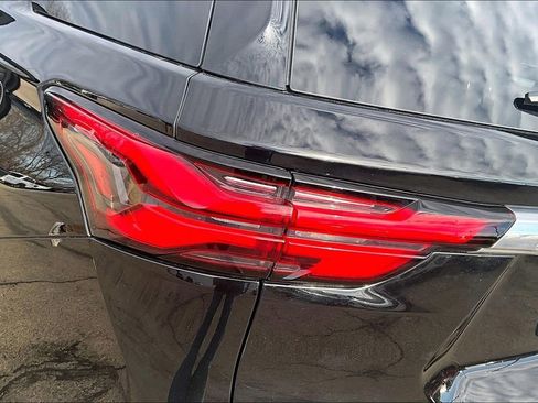 Used 2022 Chevrolet Traverse High Country image 25