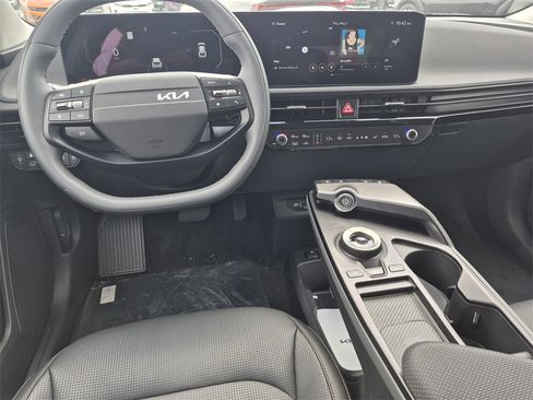 New 2025 Kia EV6 Wind image 16