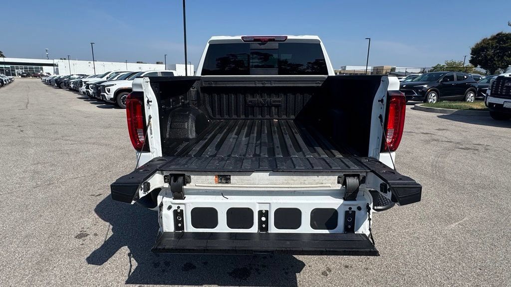 Used 2026 GMC Sierra 1500 AT4 w/ AT4 Premium Package AWD/4WD image 4