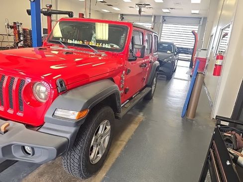 Used 2018 Jeep Wrangler Unlimited Sport S AWD/4WD image 2