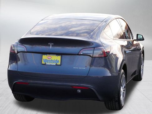 Used 2023 Tesla Model Y Long Range image 5
