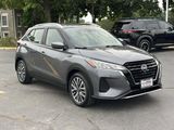 Used 2023 Nissan Kicks SV image 3
