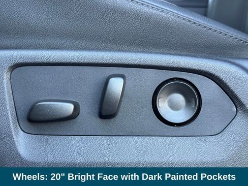 Used 2026 GMC Sierra 2500 SLT w/ SLT Premium Package image 17