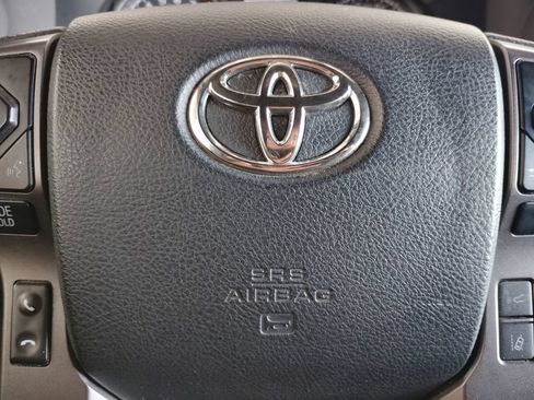 Used 2023 Toyota Tacoma TRD Sport AWD/4WD image 25