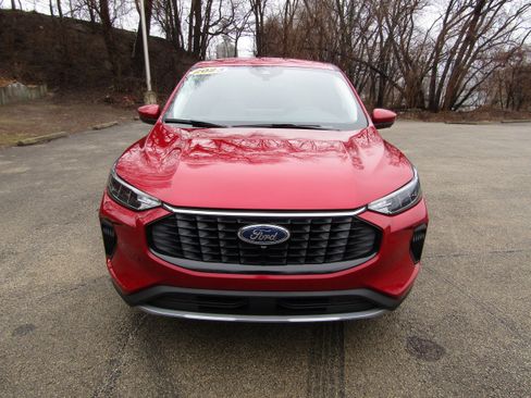 Used 2023 Ford Escape Active w/ Tech Pack #2 AWD/4WD image 7