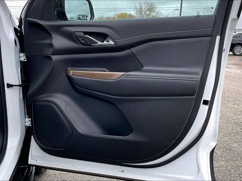 Used 2023 GMC Acadia SLE w/ Driver Convenience Package image 29