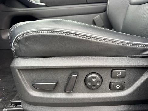 Used 2025 INFINITI QX80 Sensory image 15