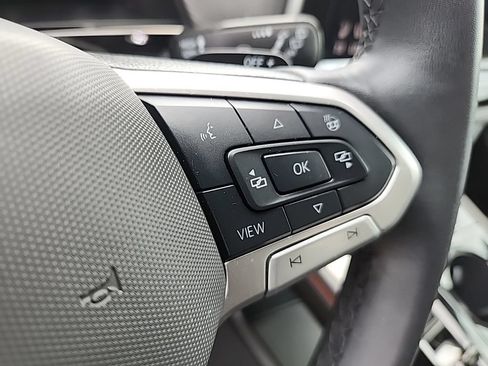 Used 2024 Volkswagen Atlas Peak Edition SEL AWD/4WD image 13