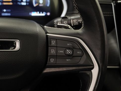 Used 2022 Jeep Grand Cherokee L Limited AWD/4WD image 25