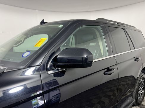 Used 2024 Ford Expedition XLT AWD/4WD image 12