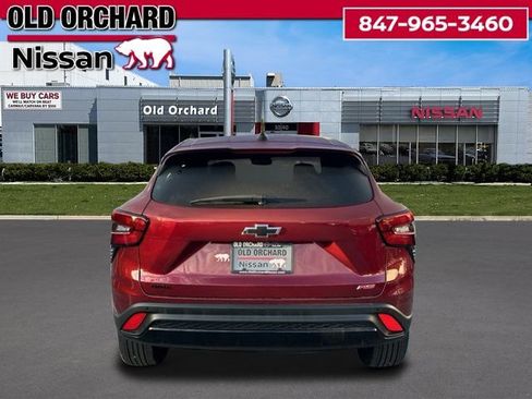 Used 2025 Chevrolet Trax RS w/ Driver Confidence Package FWD image 5