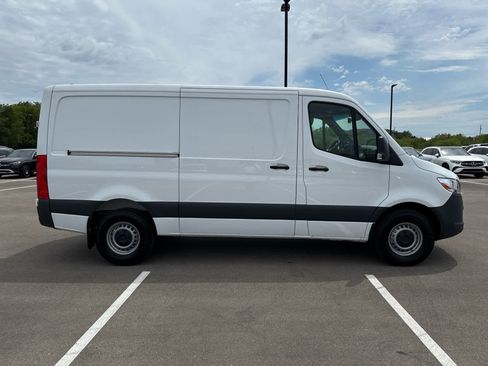 Used 2025 Mercedes-Benz Sprinter 2500 image 4