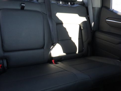 New 2026 GMC Sierra 1500 SLT image 12