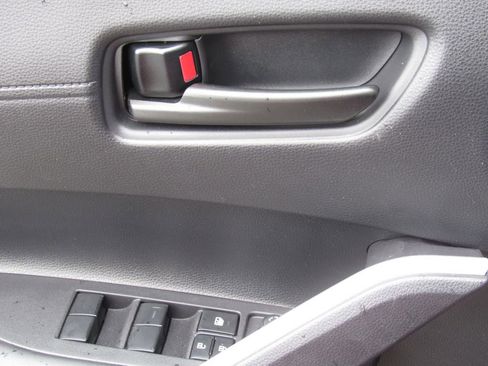 Used 2024 Toyota Corolla Cross SE image 31