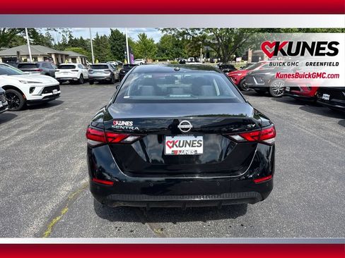 Used 2024 Nissan Sentra SV FWD image 8