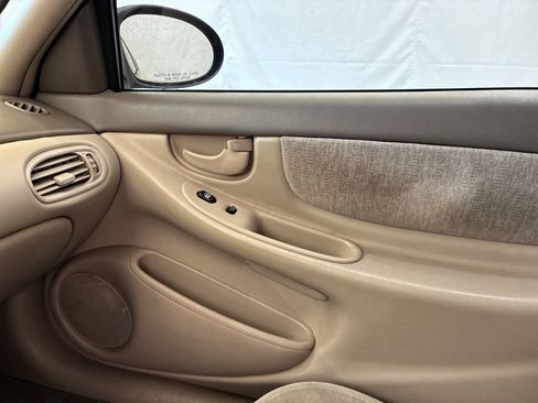 Used 2004 Oldsmobile Alero GL FWD image 19