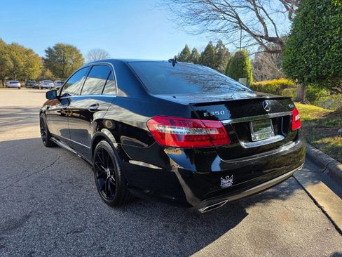 Used 2011 Mercedes-Benz E 350 4MATIC Sedan image 3