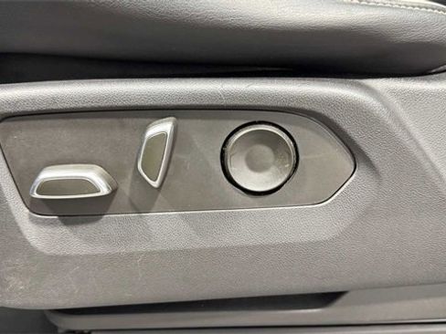 Used 2023 Cadillac Escalade ESV Premium Luxury image 26