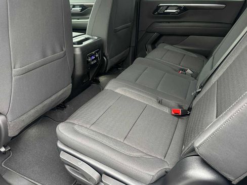 New 2026 Chevrolet Suburban LS image 11