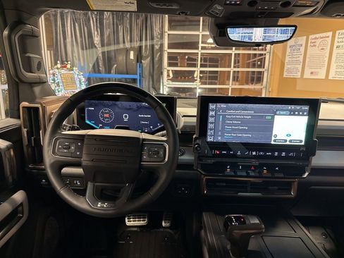 Used 2025 GMC Hummer EV 3X w/ LPO, Sport Package image 13