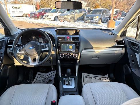Used 2017 Subaru Forester Premium AWD/4WD image 18