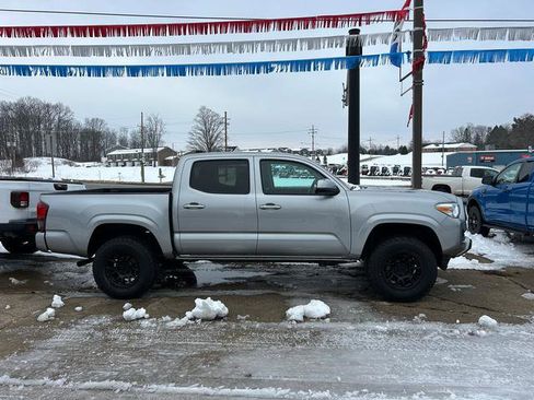 Used 2023 Toyota Tacoma image 2
