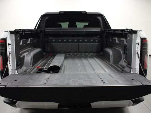 Used 2025 GMC Sierra EV Denali AWD/4WD image 14