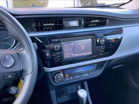 Used 2016 Toyota Corolla LE image 7