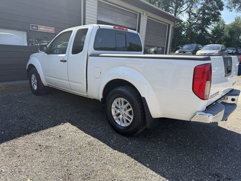 Used 2018 Nissan Frontier SV AWD/4WD image 5