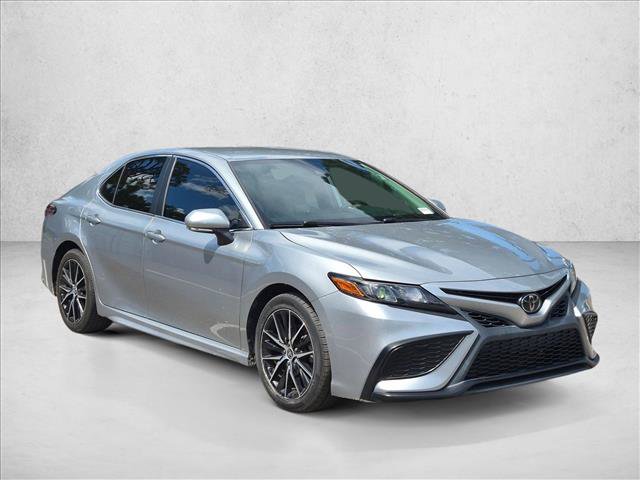 Used 2022 Toyota Camry SE FWD image 3