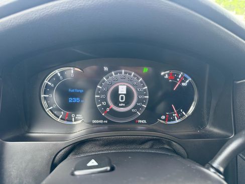 Used 2017 Cadillac Escalade Luxury AWD/4WD image 16
