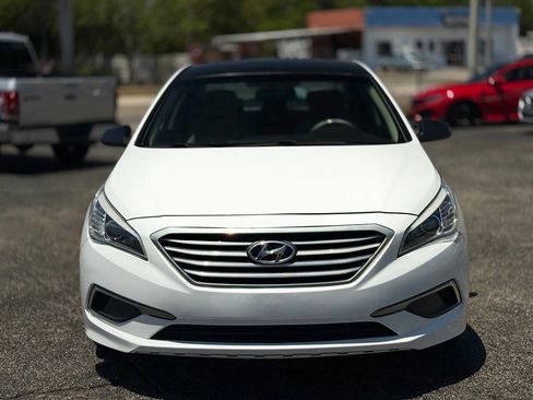 Used 2016 Hyundai Sonata SE w/ Cargo Package FWD image 3
