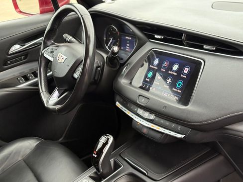 Used 2021 Cadillac XT4 Premium Luxury FWD image 40