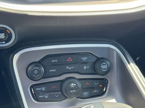 Used 2022 Dodge Challenger GT RWD image 18