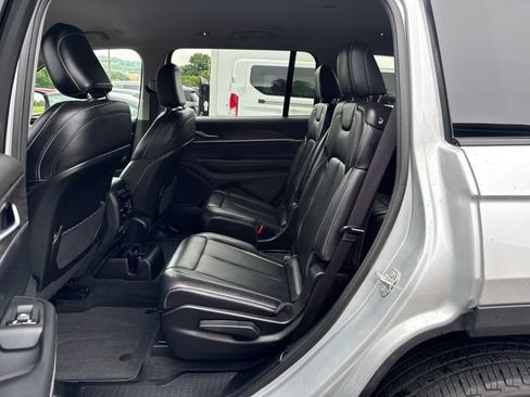 Used 2023 Jeep Grand Cherokee L Limited AWD/4WD image 27