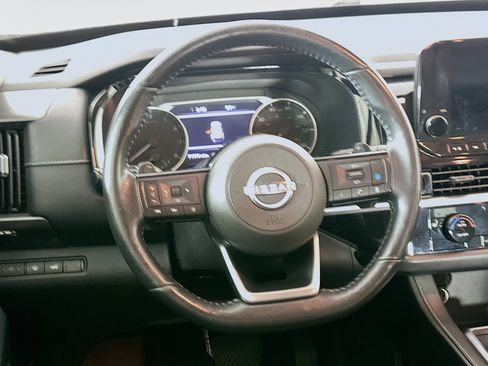 Used 2022 Nissan Pathfinder SL w/ SL Black Package FWD image 18