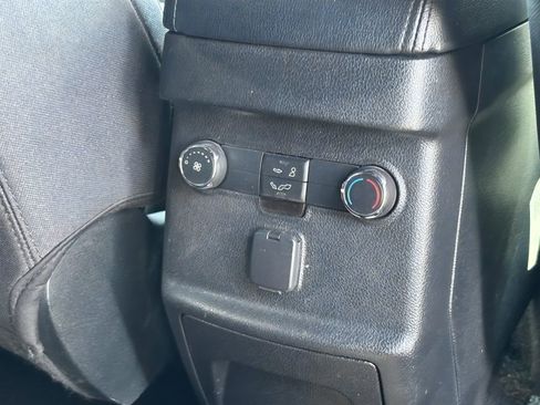 Used 2019 Ford Explorer XLT w/ Equipment Group 201A FWD image 30