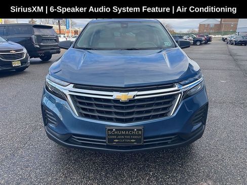 Used 2024 Chevrolet Equinox LS w/ LS Convenience Package image 2