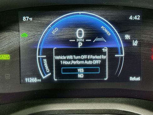 Used 2025 Toyota Camry SE w/ Convenience Package FWD image 16