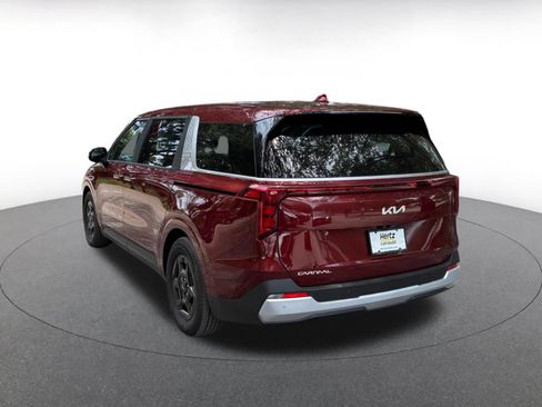 Used 2026 Kia Carnival FWD image 5