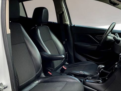 Used 2018 Buick Encore Preferred image 24