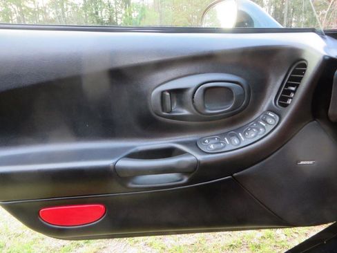 Used 2001 Chevrolet Corvette Coupe w/ Preferred Equipment Group2 image 10